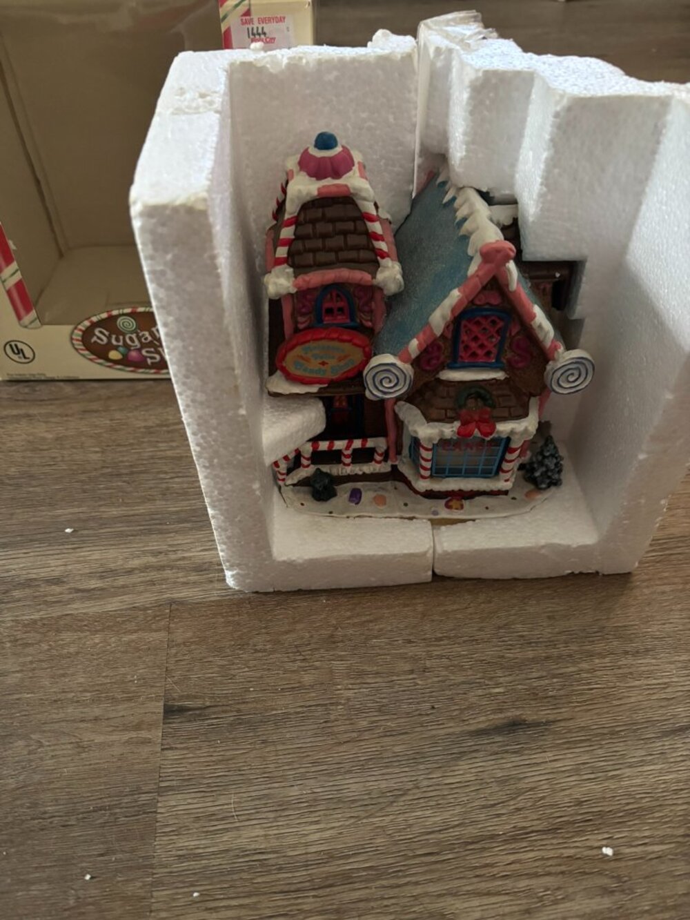Lemax Sugar N Spice Molasses Falls Candy Shop Christmas village light up house